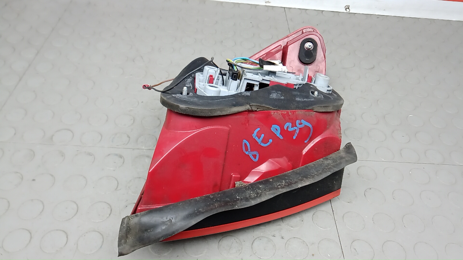 Фонарь задний правый