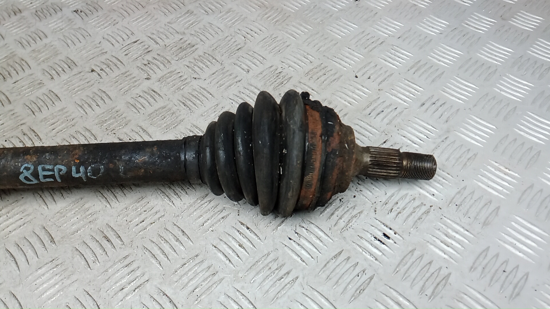 Полуось передняя левая