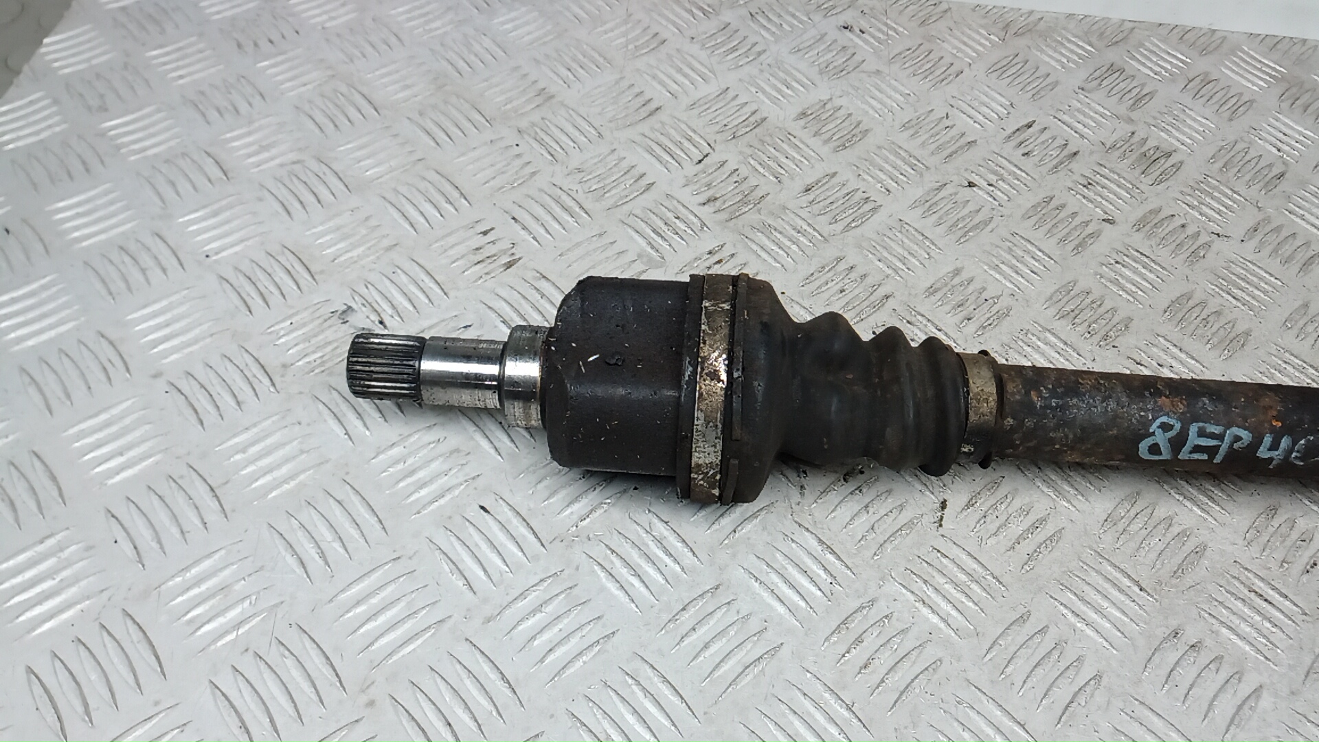 Полуось передняя левая