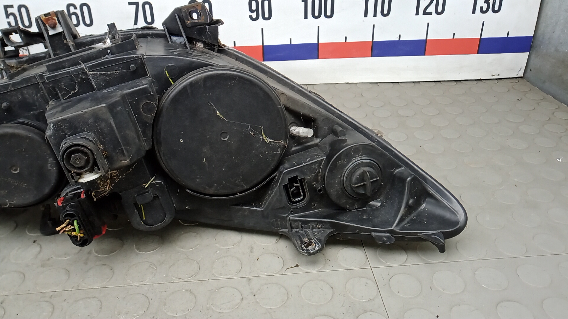 Фара левая