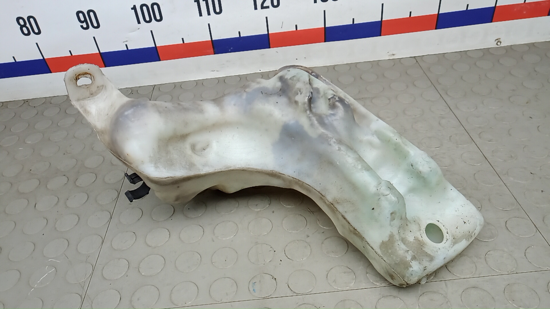 Бачок омывателя лобового стекла