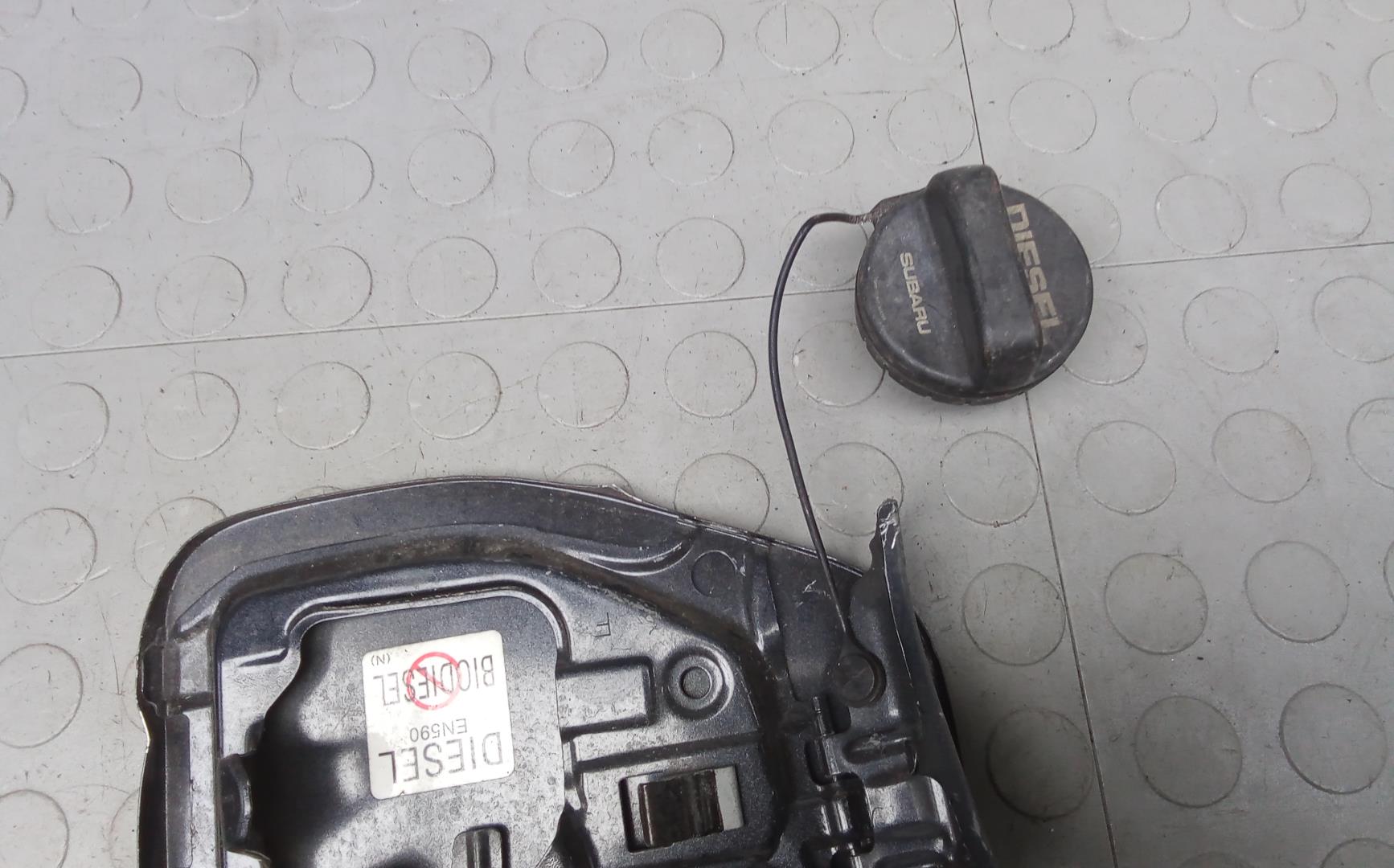 Лючок бензобака