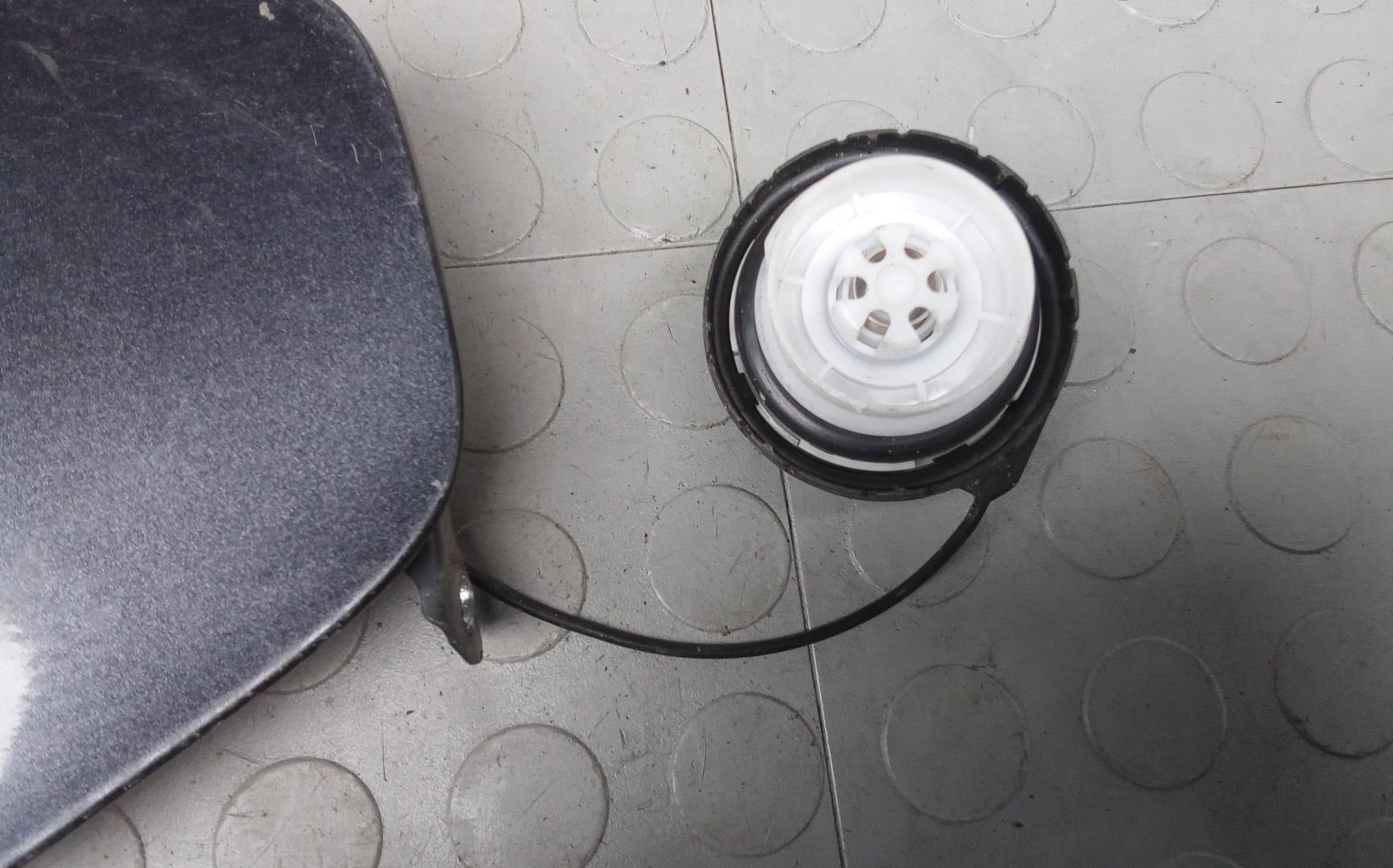 Лючок бензобака