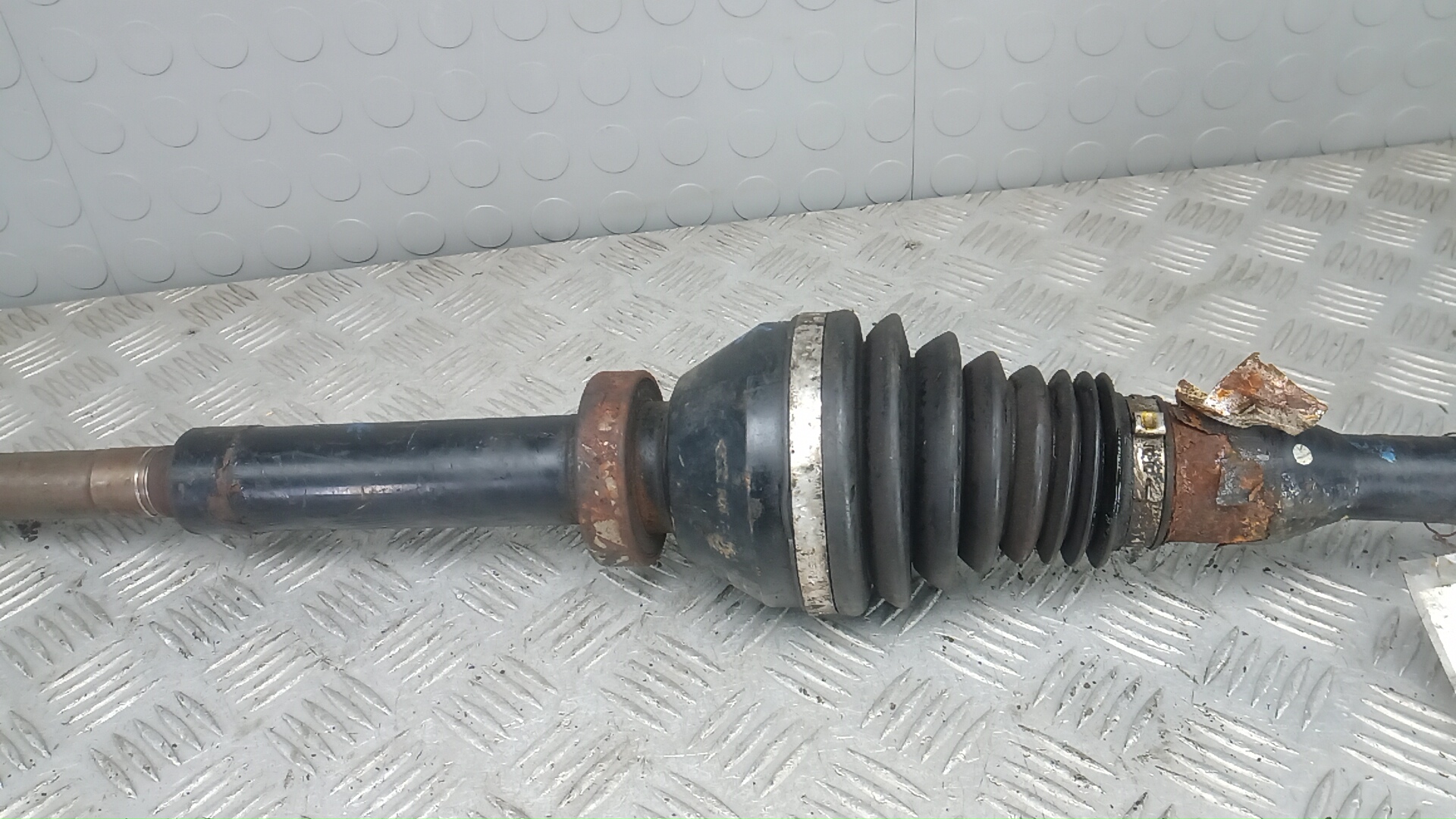 Полуось передняя правая