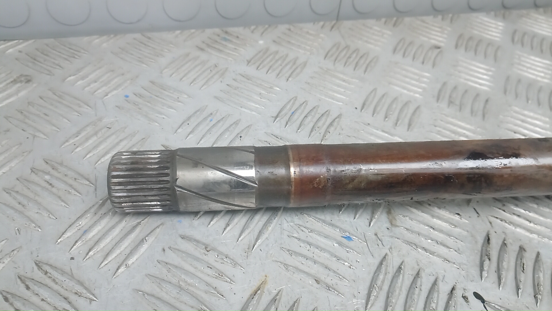 Полуось передняя правая