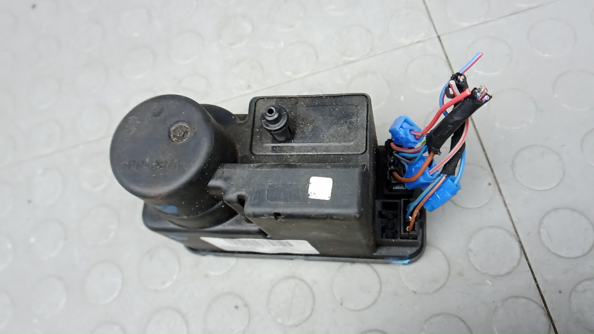 Вакуумное устройство системы центрального замка