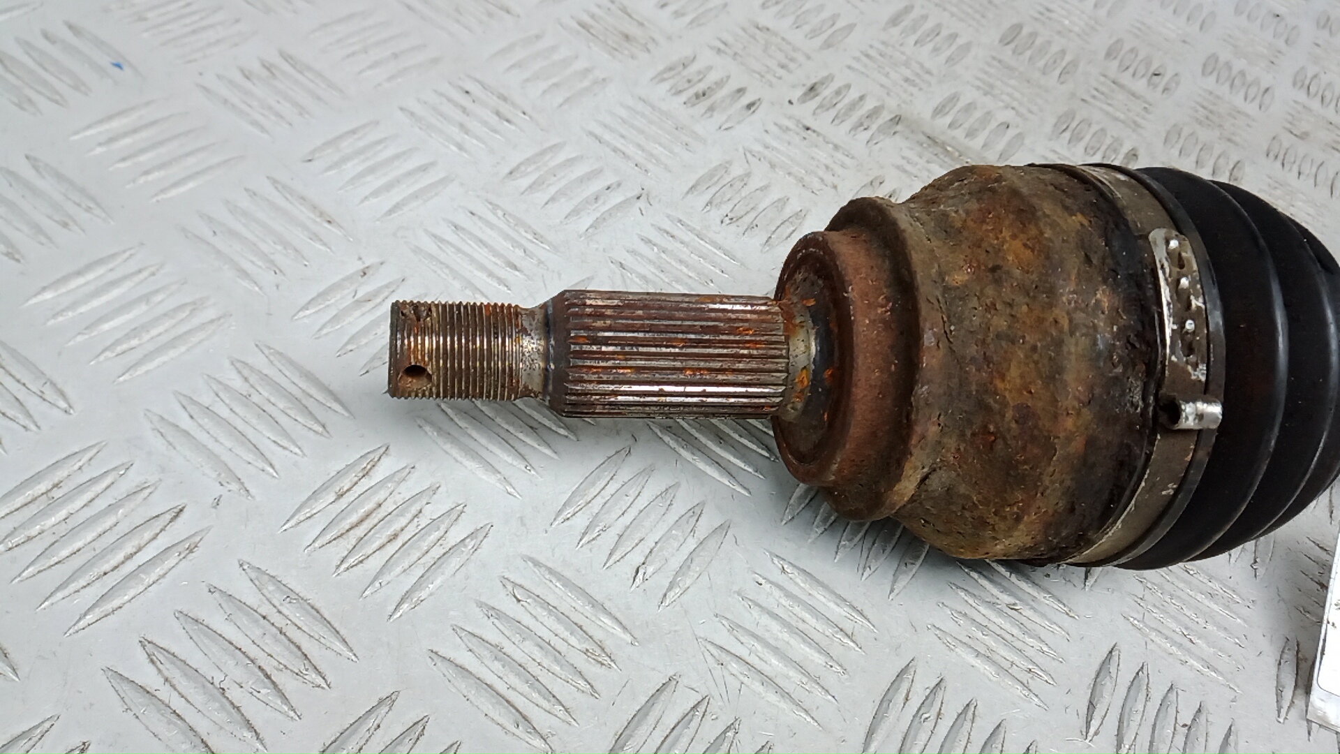 Полуось передняя левая