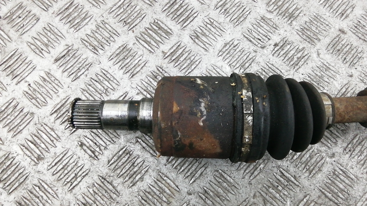 Полуось передняя левая