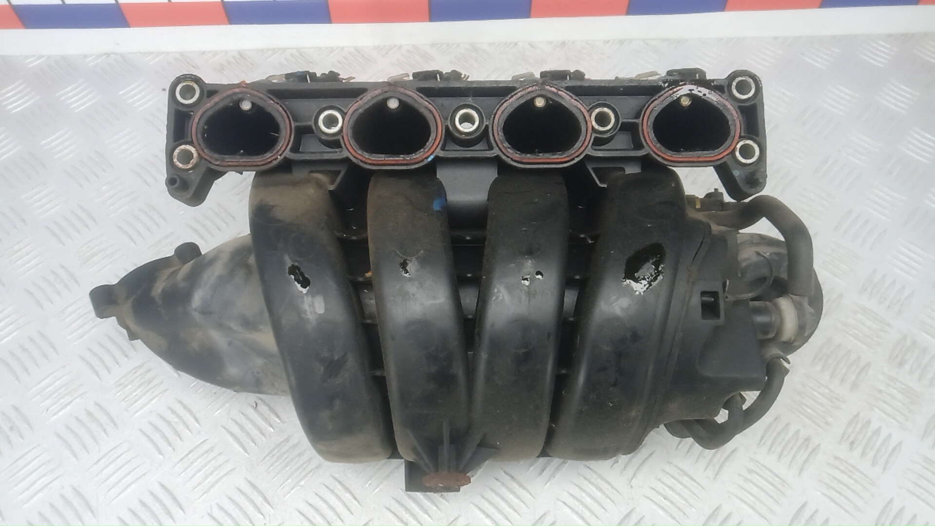 Коллектор впускной