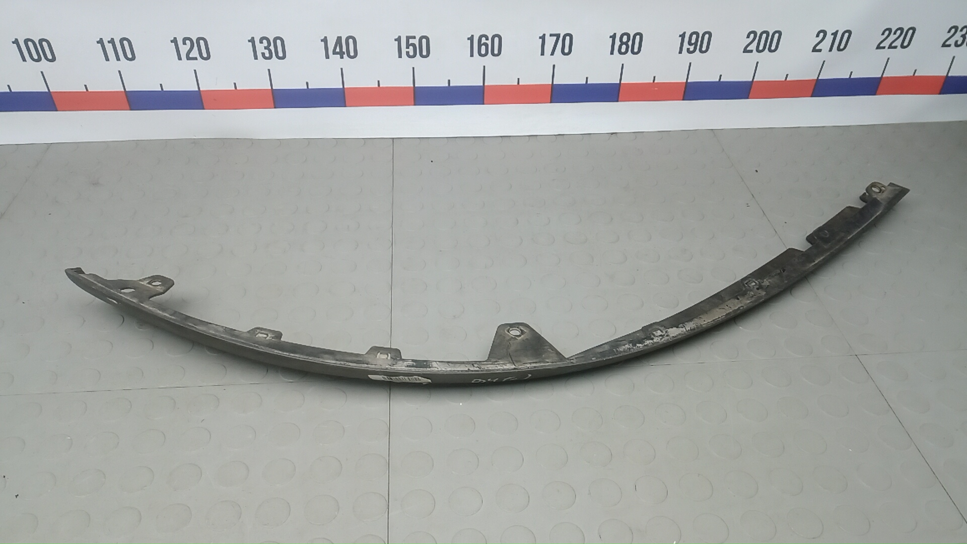 Накладка переднего крыла правого