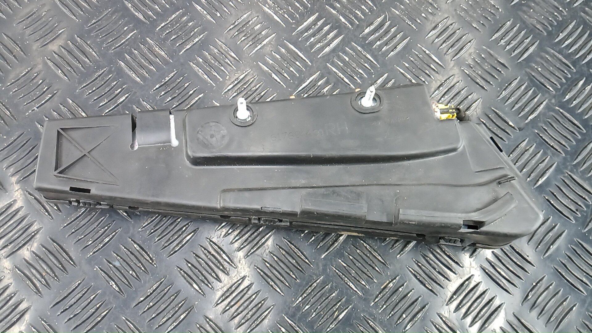 Подушка безопасности пассажирская (в торпедо)