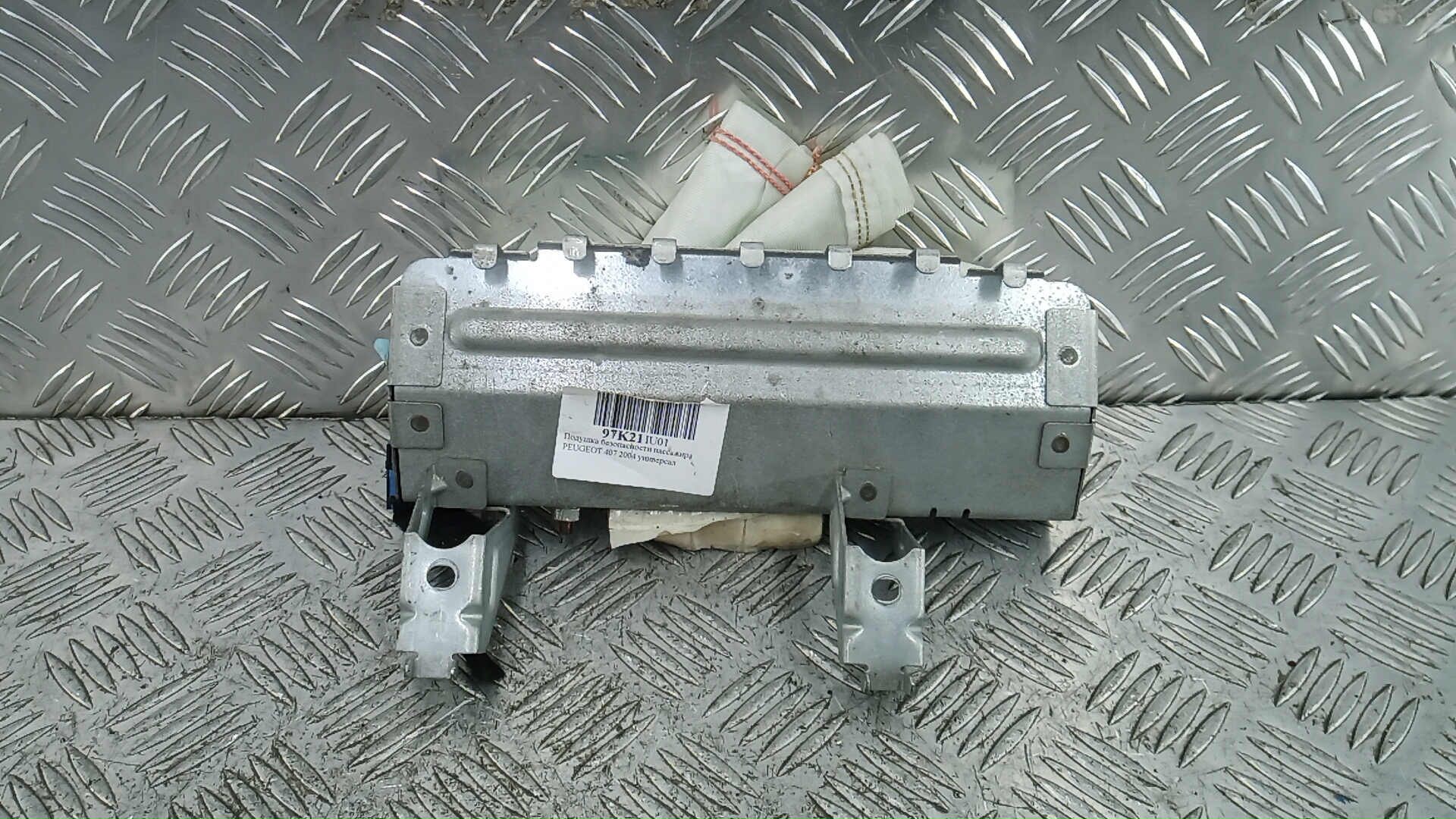 Подушка безопасности пассажирская (в торпедо)