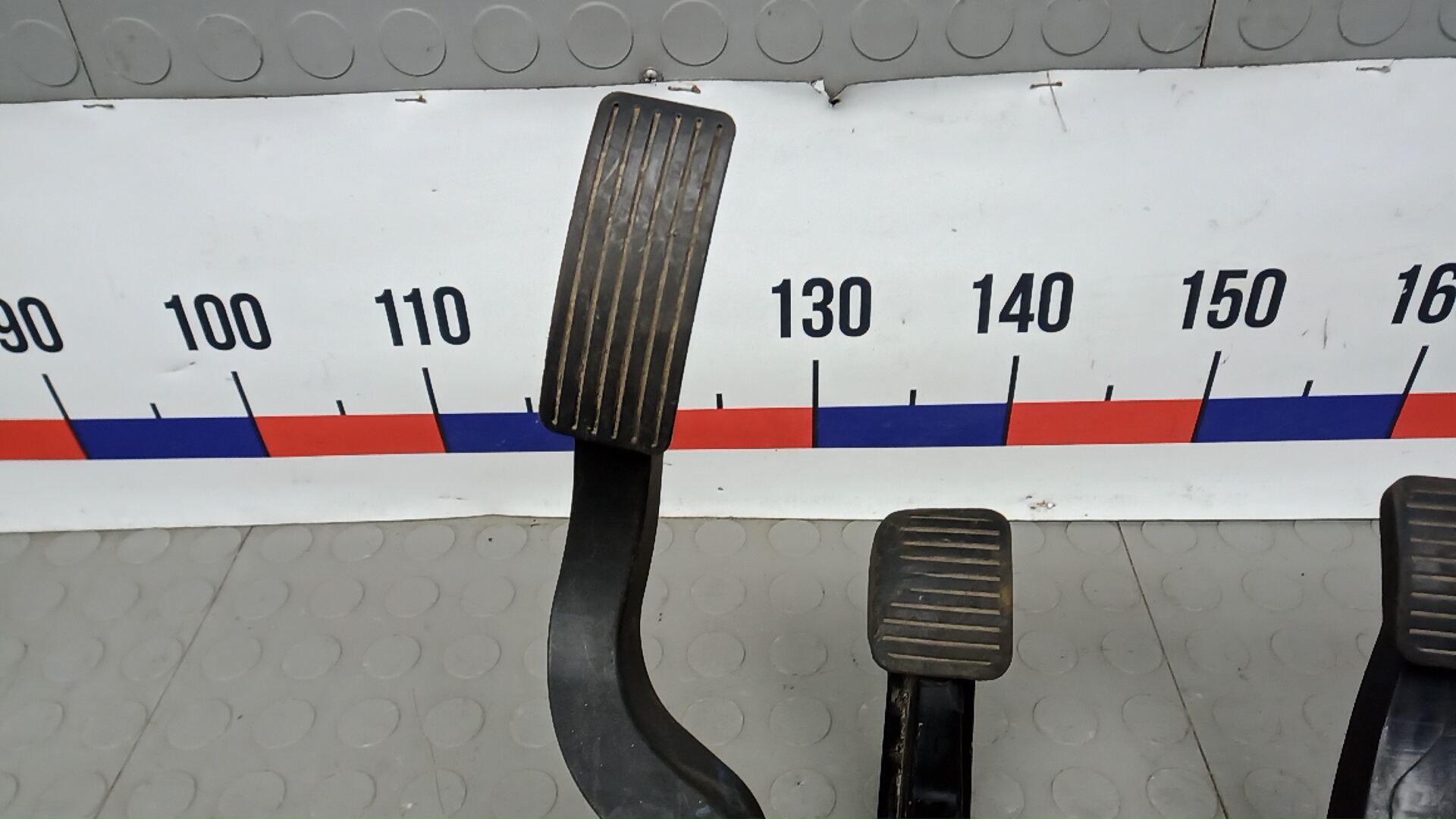 Кронштейн крепления педали