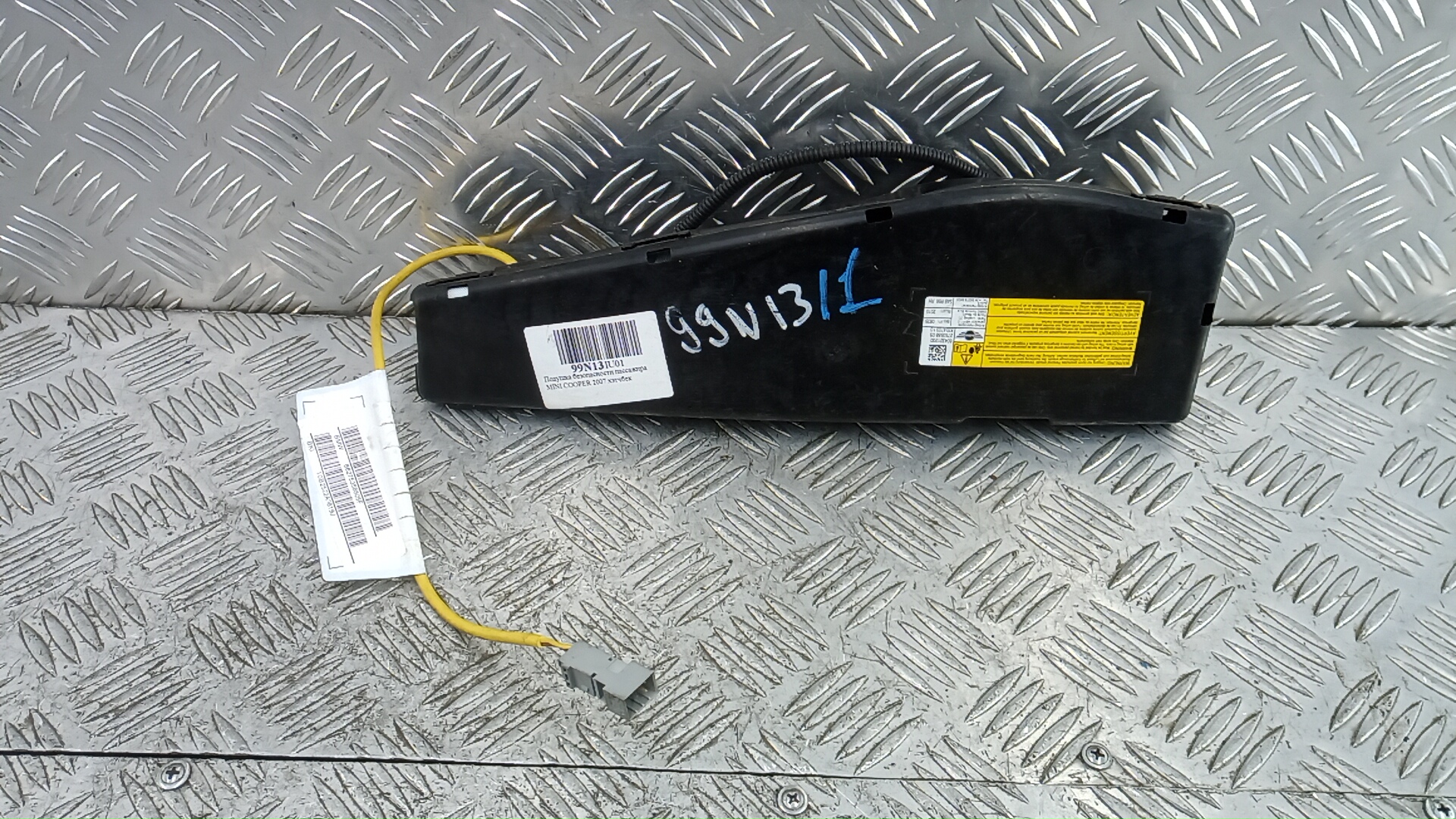 Подушка безопасности пассажирская (в торпедо)