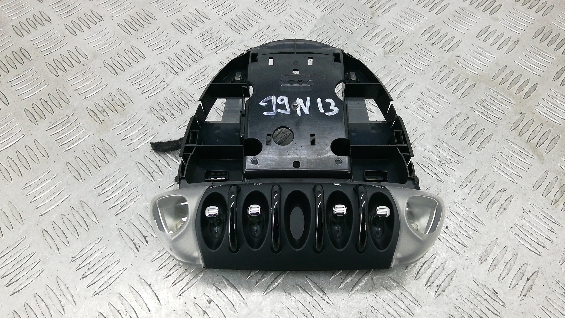 Плафон салонный