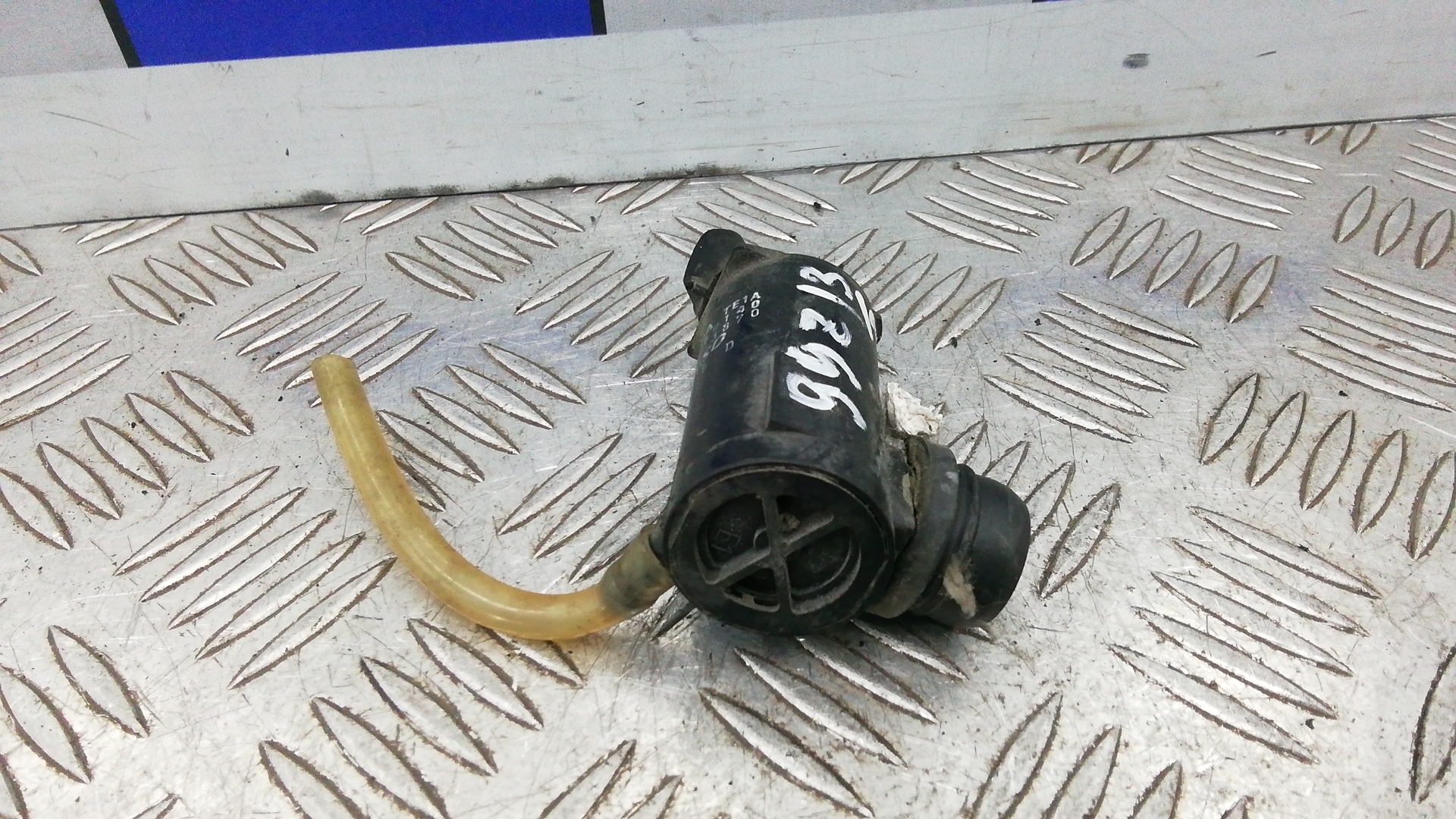 Насос омывателя фар