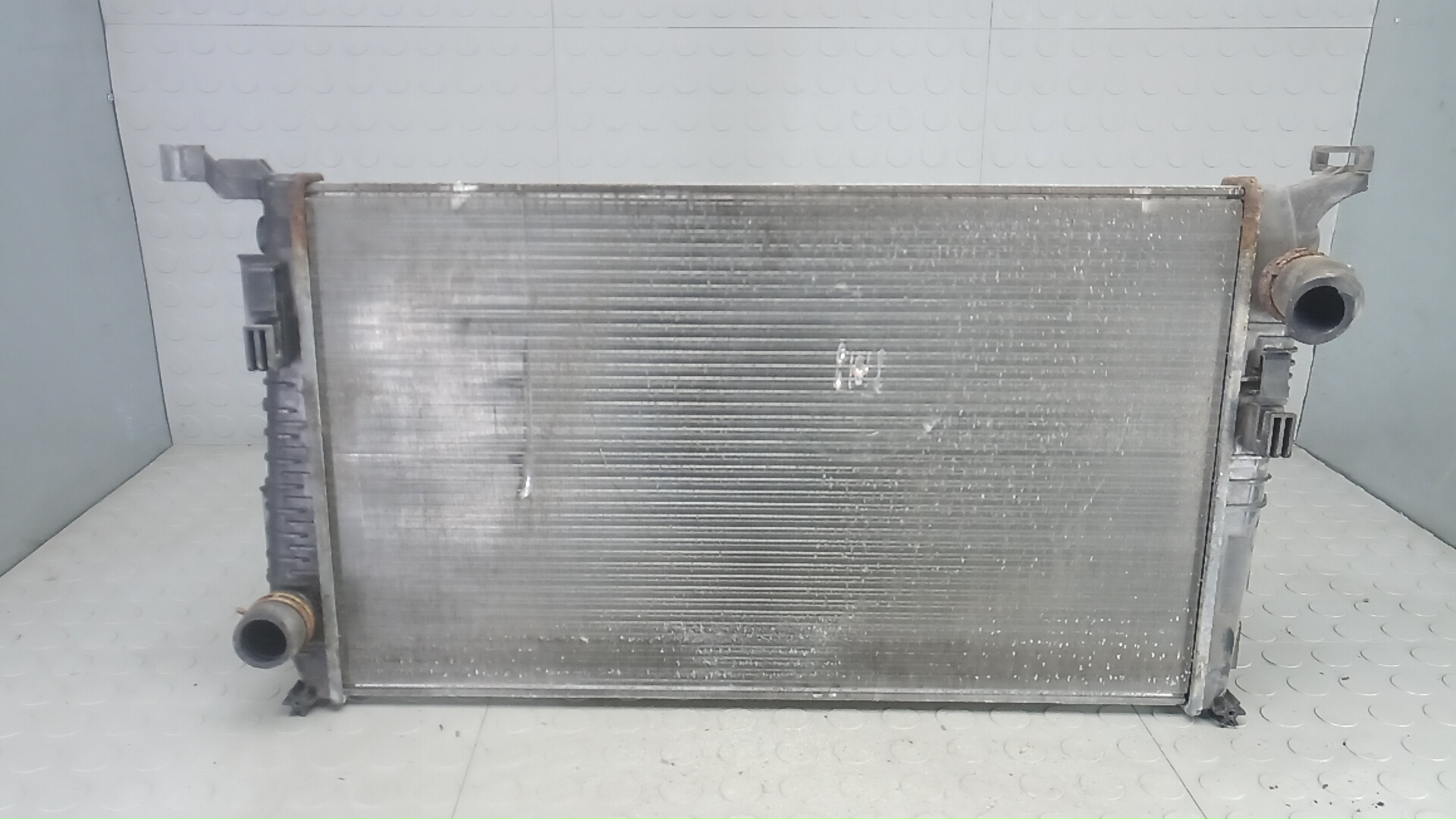 Радиатор охлаждения двигателя основной