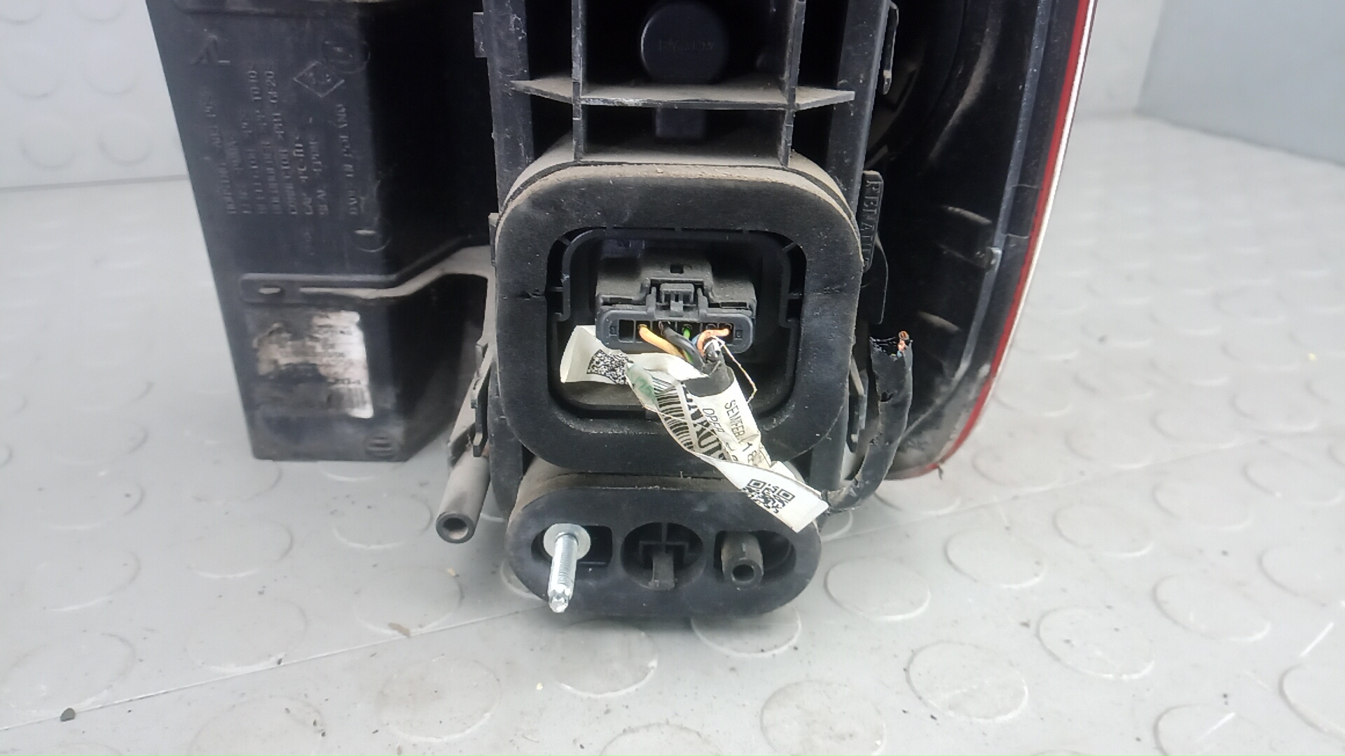 Фонарь задний левый