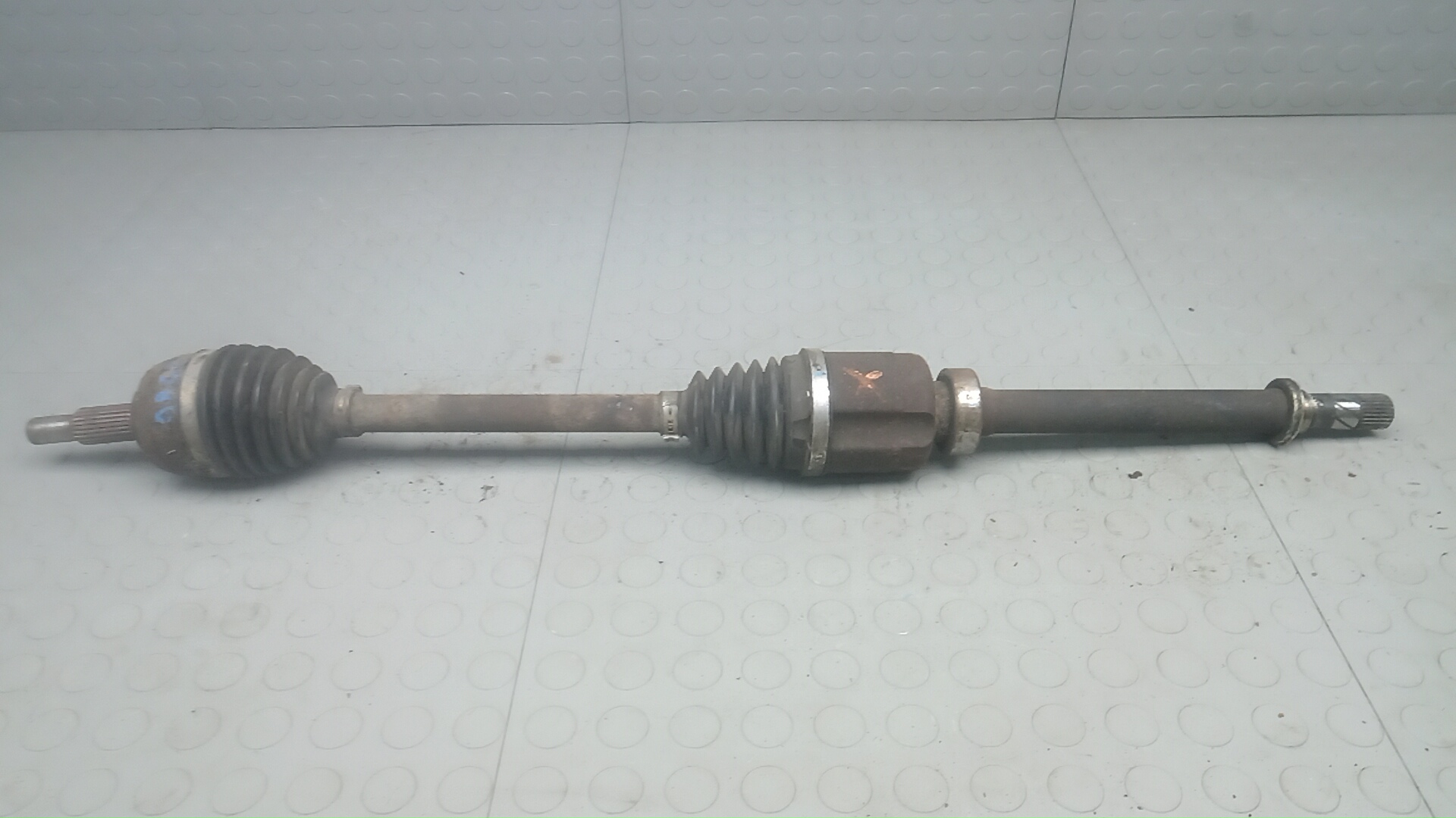 Полуось передняя правая