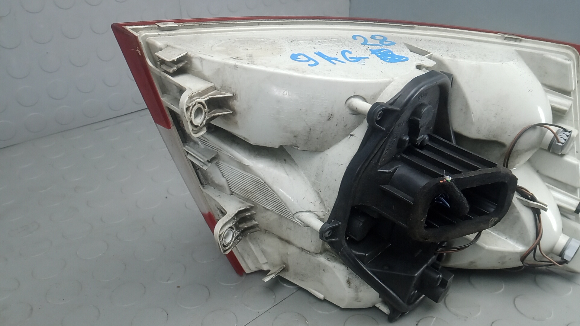 Фонарь задний правый