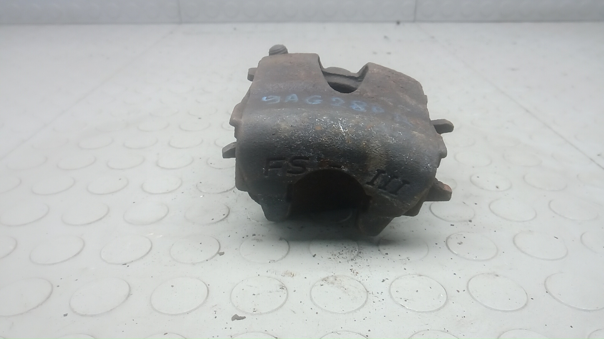 Суппорт передний правый