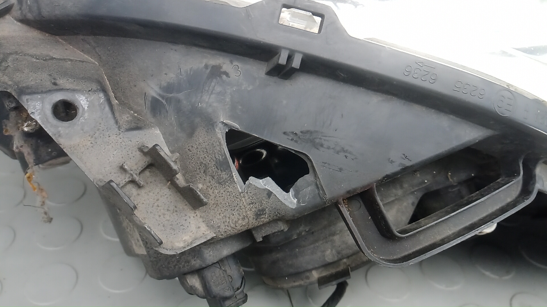 Фара правая