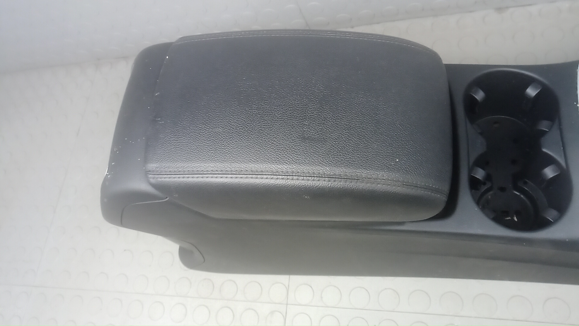 Подлокотник