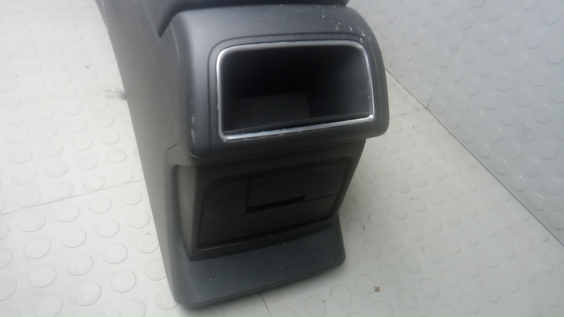 Подлокотник