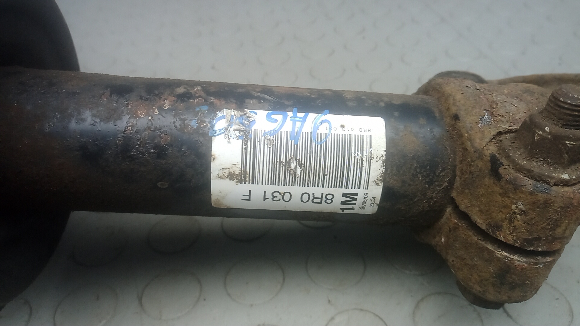 Амортизатор передний левый