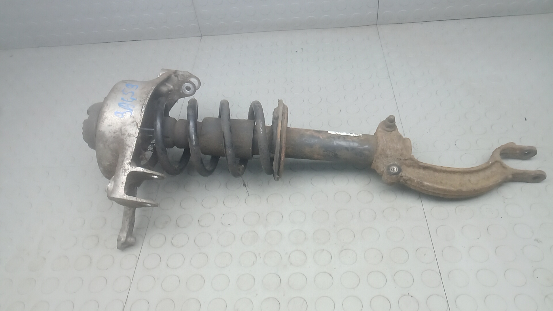 Амортизатор передний правый