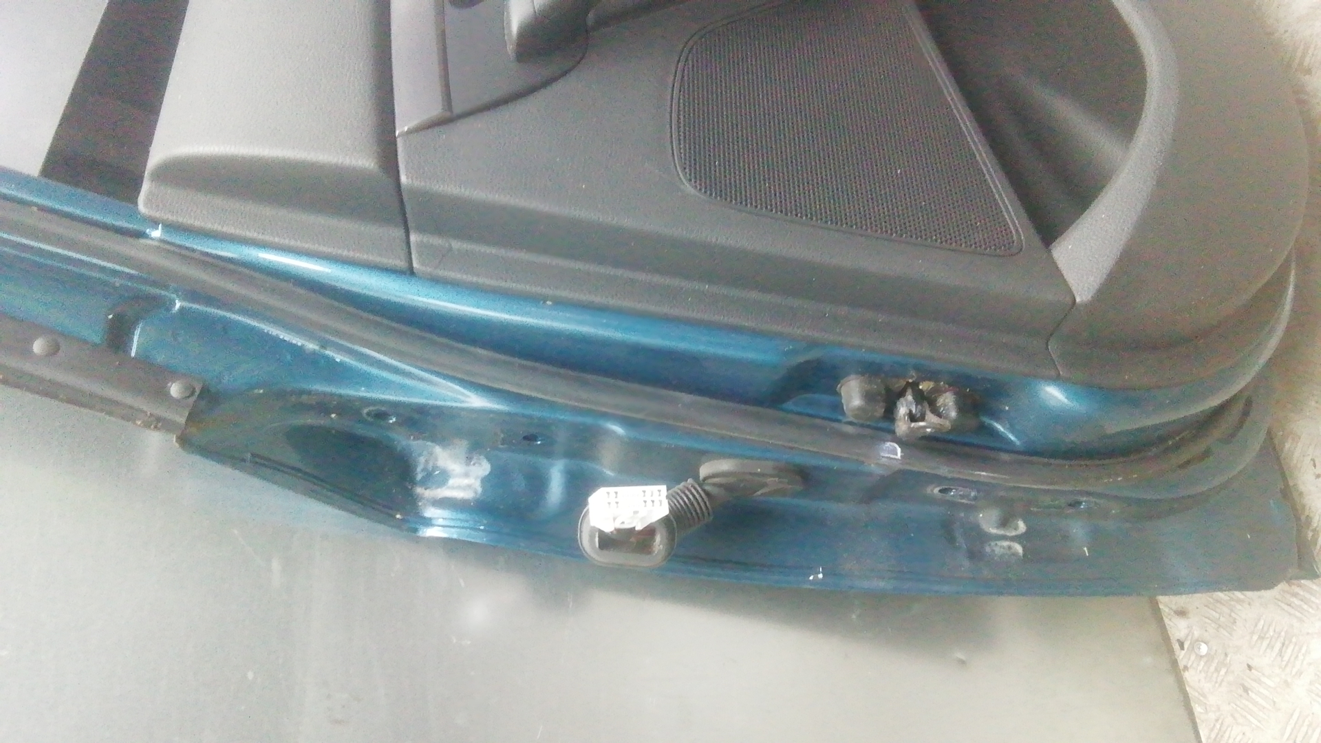 Дверь задняя правая