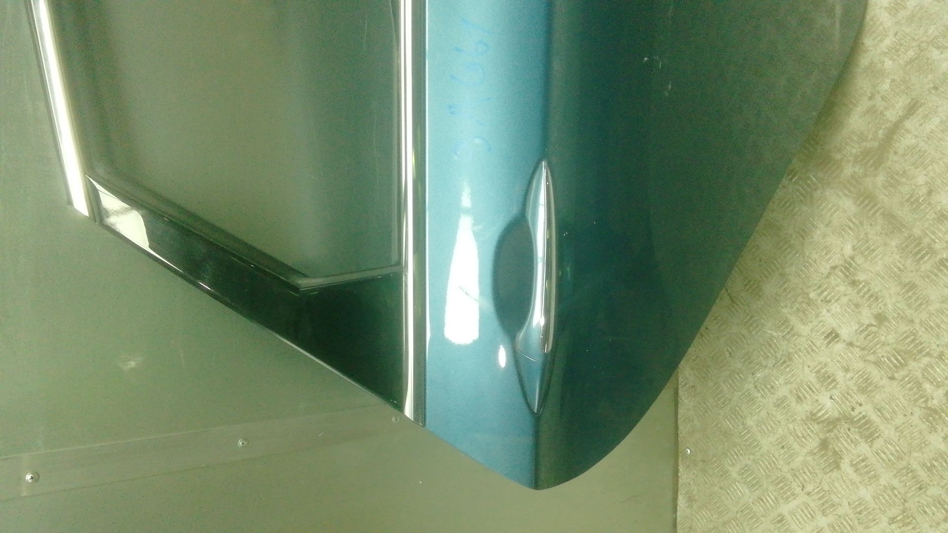 Дверь задняя правая