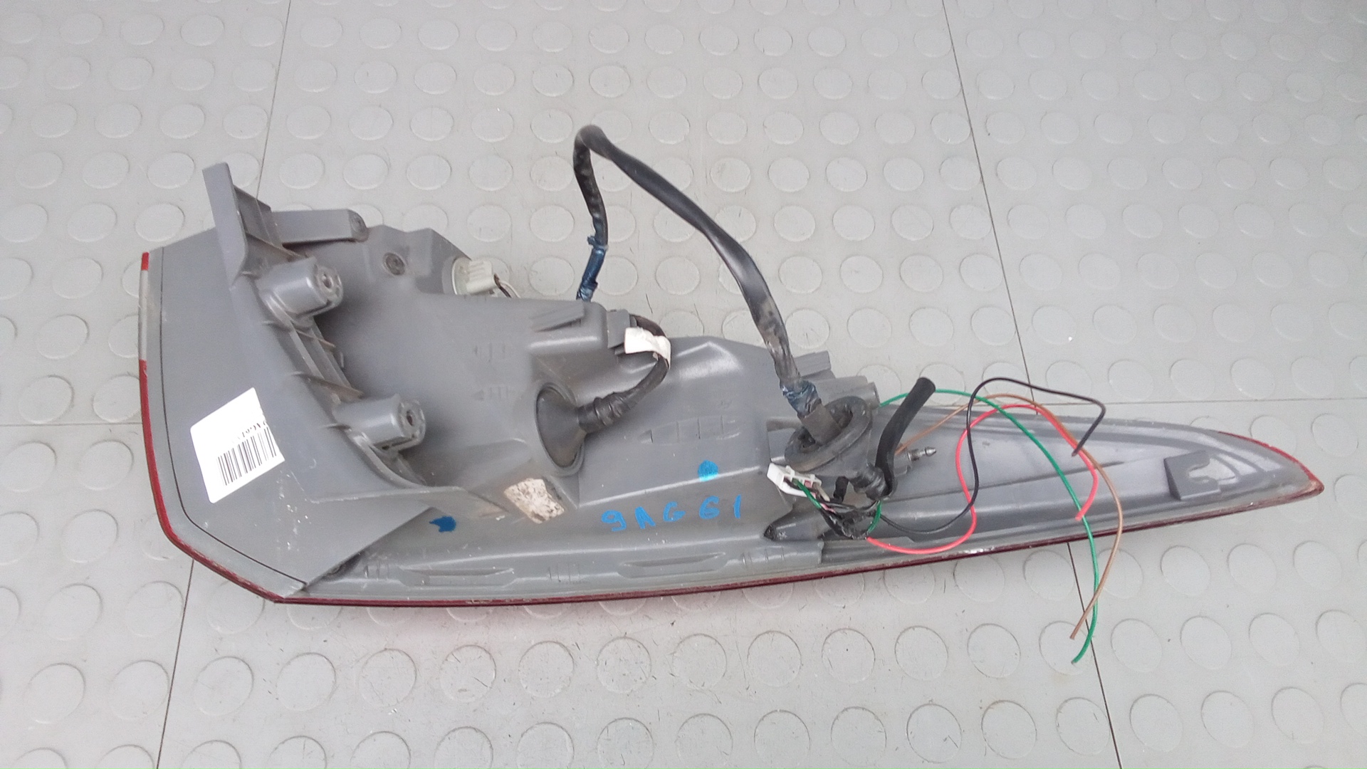 Фонарь задний правый