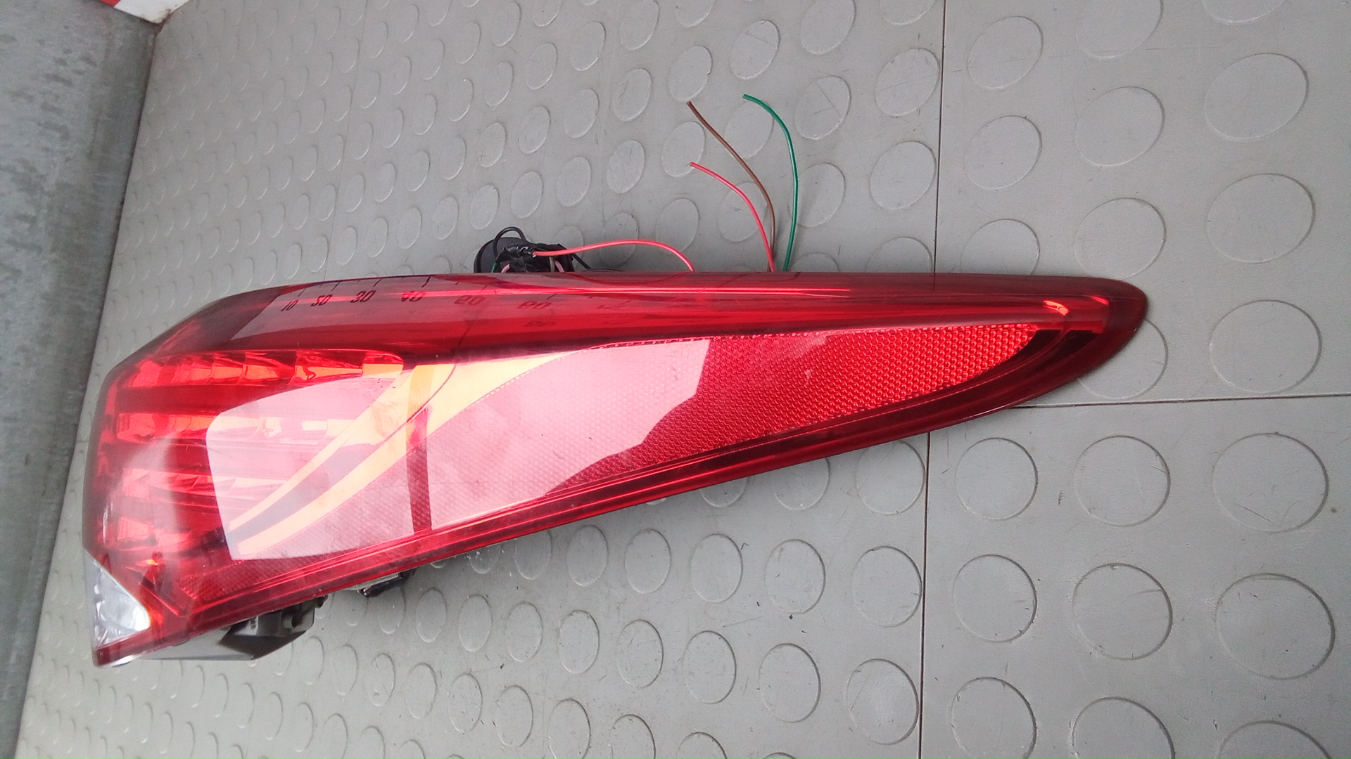 Фонарь задний правый