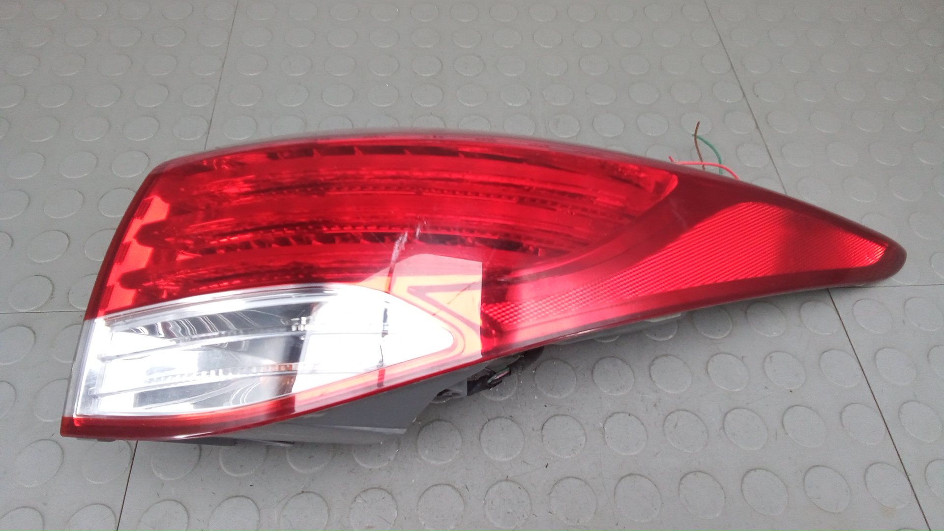 Фонарь задний правый