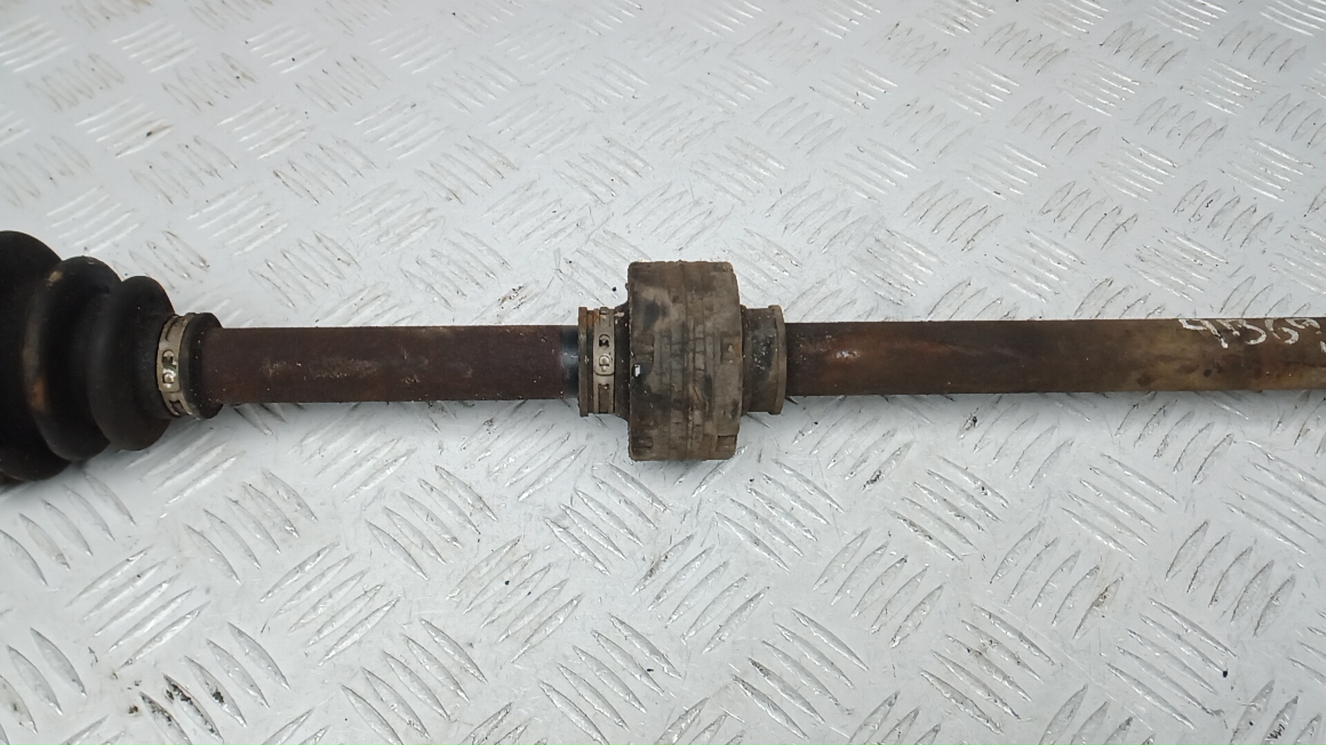 Полуось передняя правая