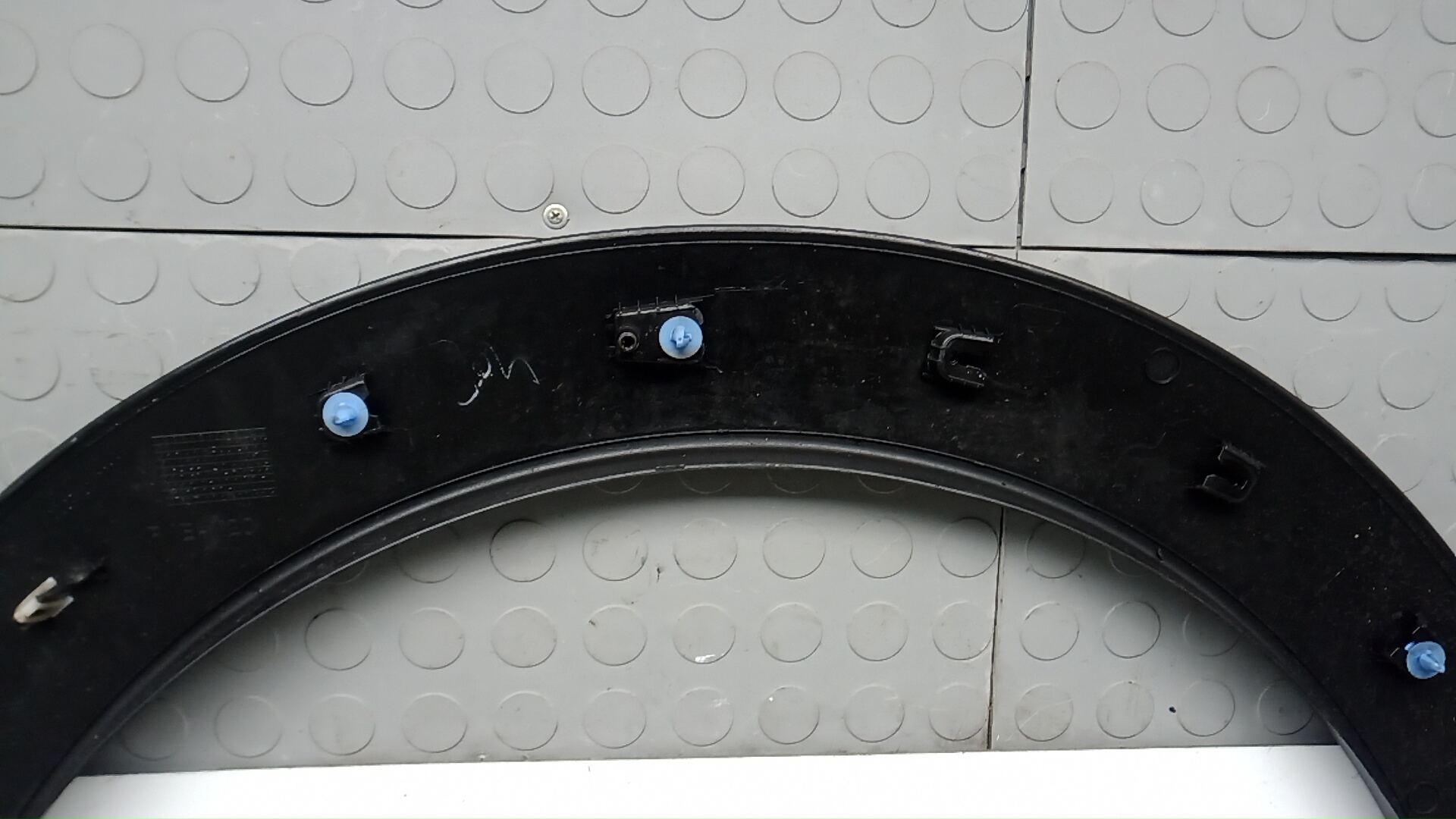 Накладка переднего крыла правого