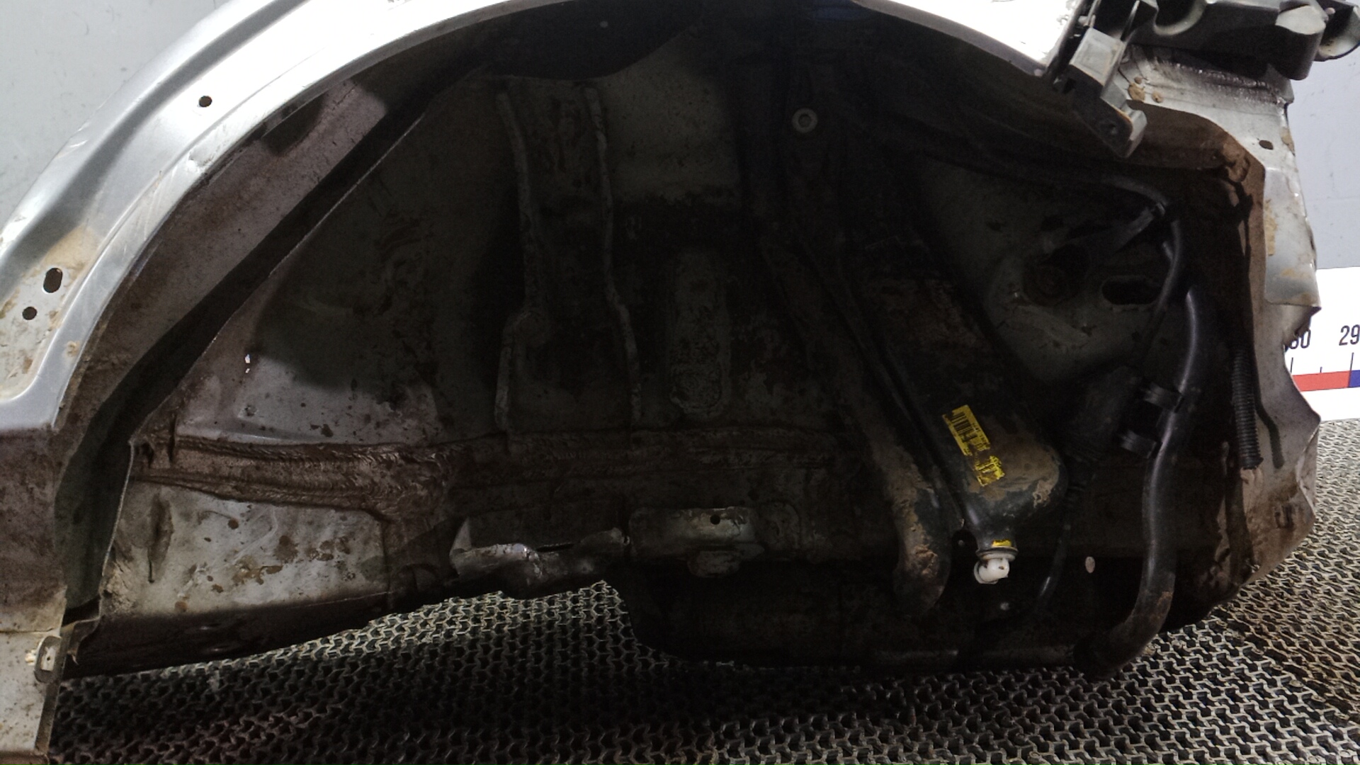 Крыло заднее левое