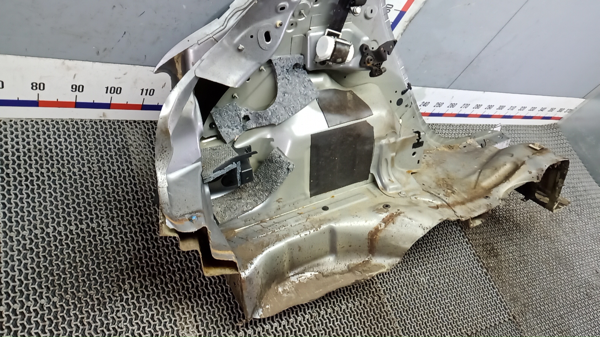 Крыло заднее левое