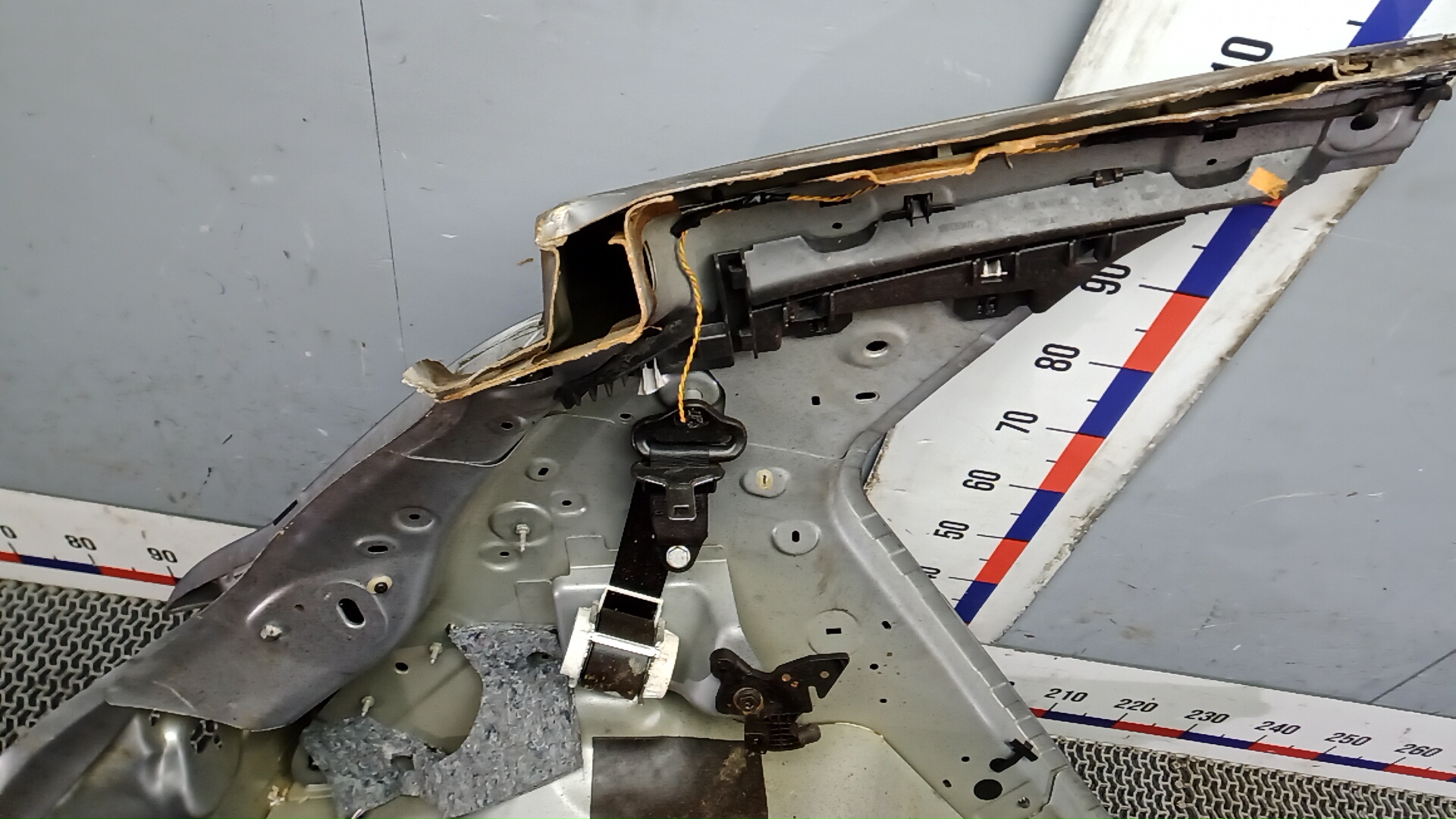 Крыло заднее левое