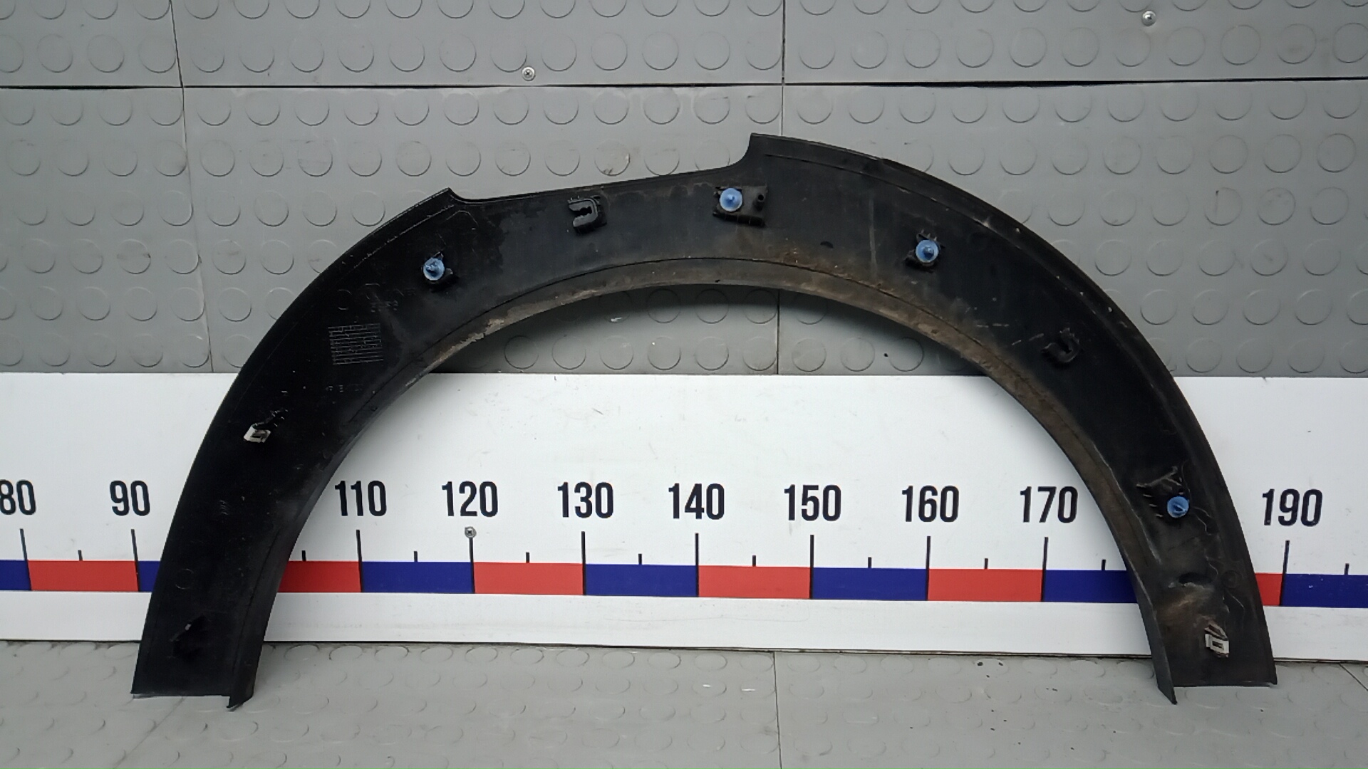 Накладка заднего крыла левого