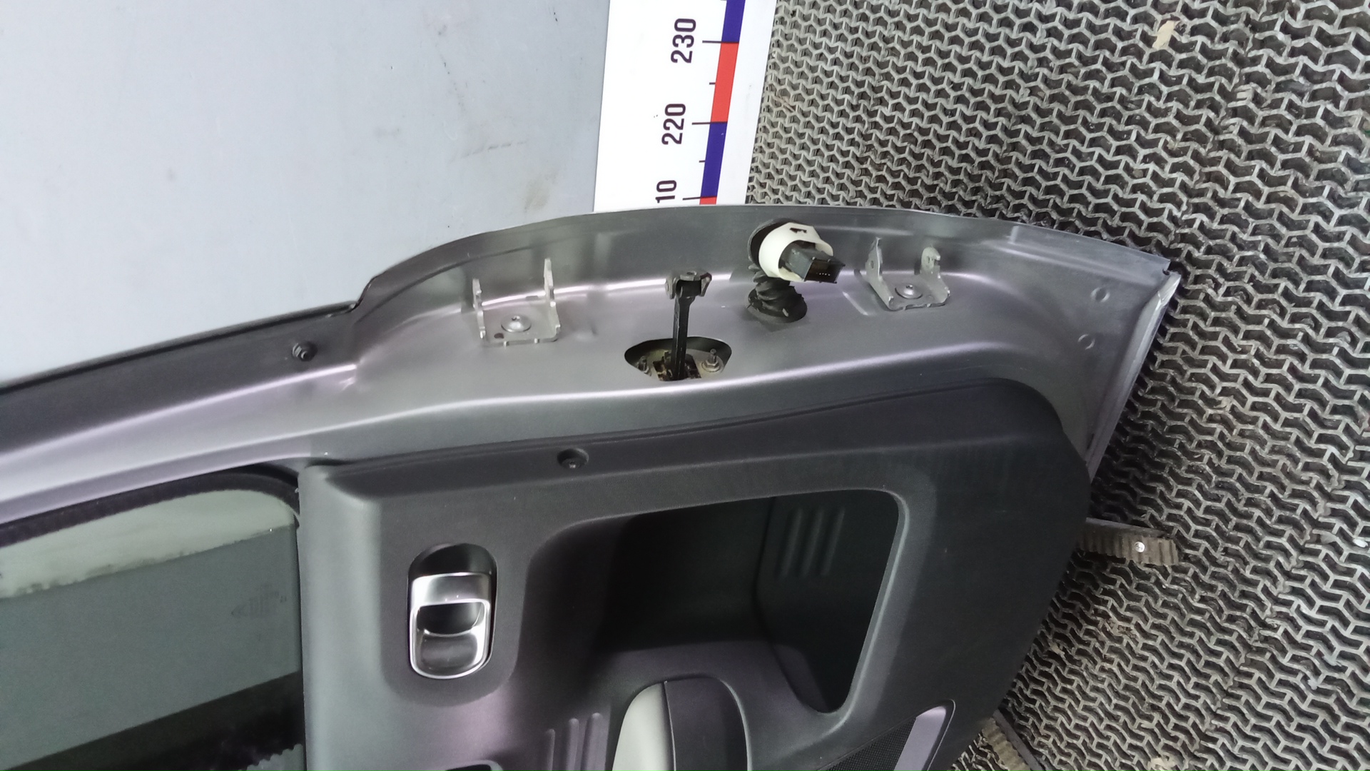 Дверь задняя левая