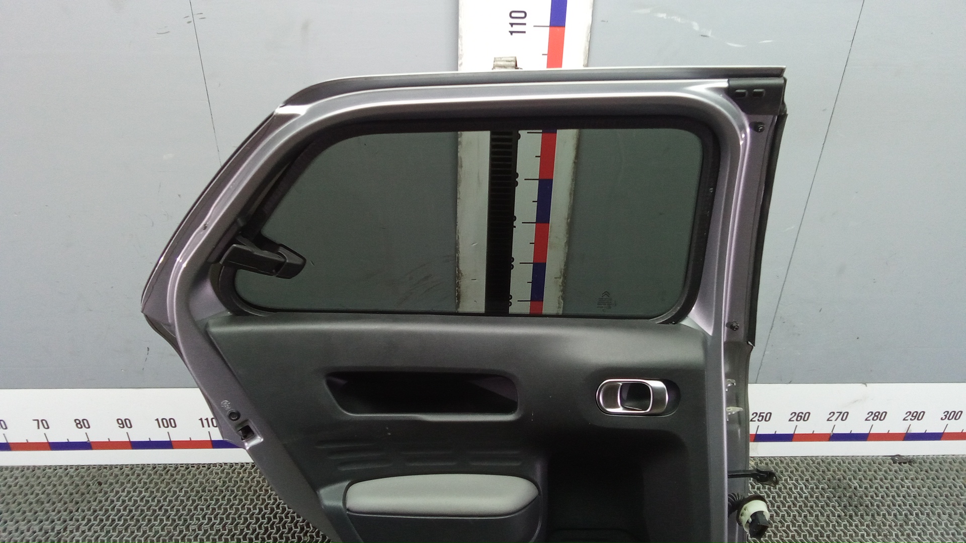 Дверь задняя левая