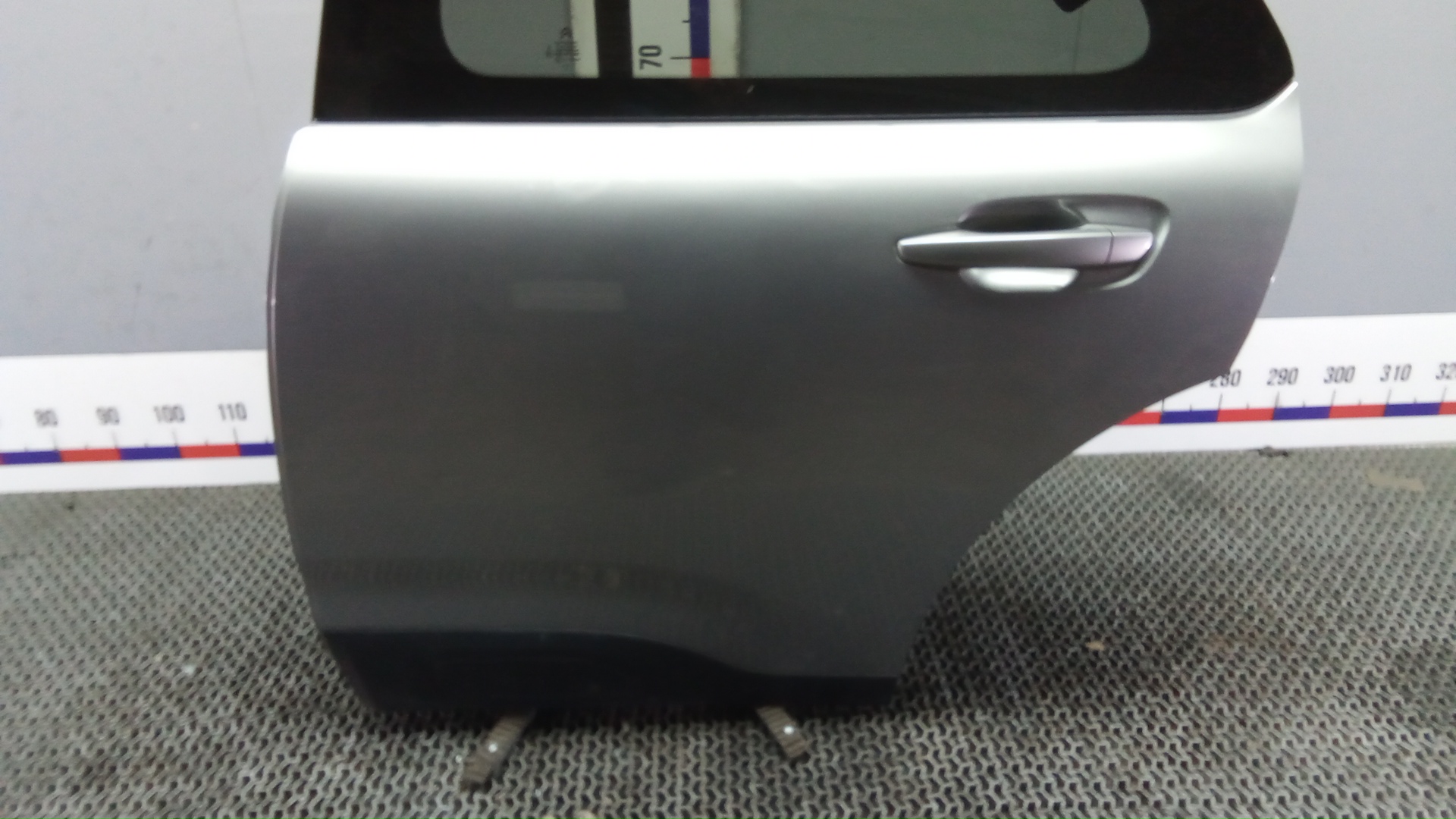 Дверь задняя левая