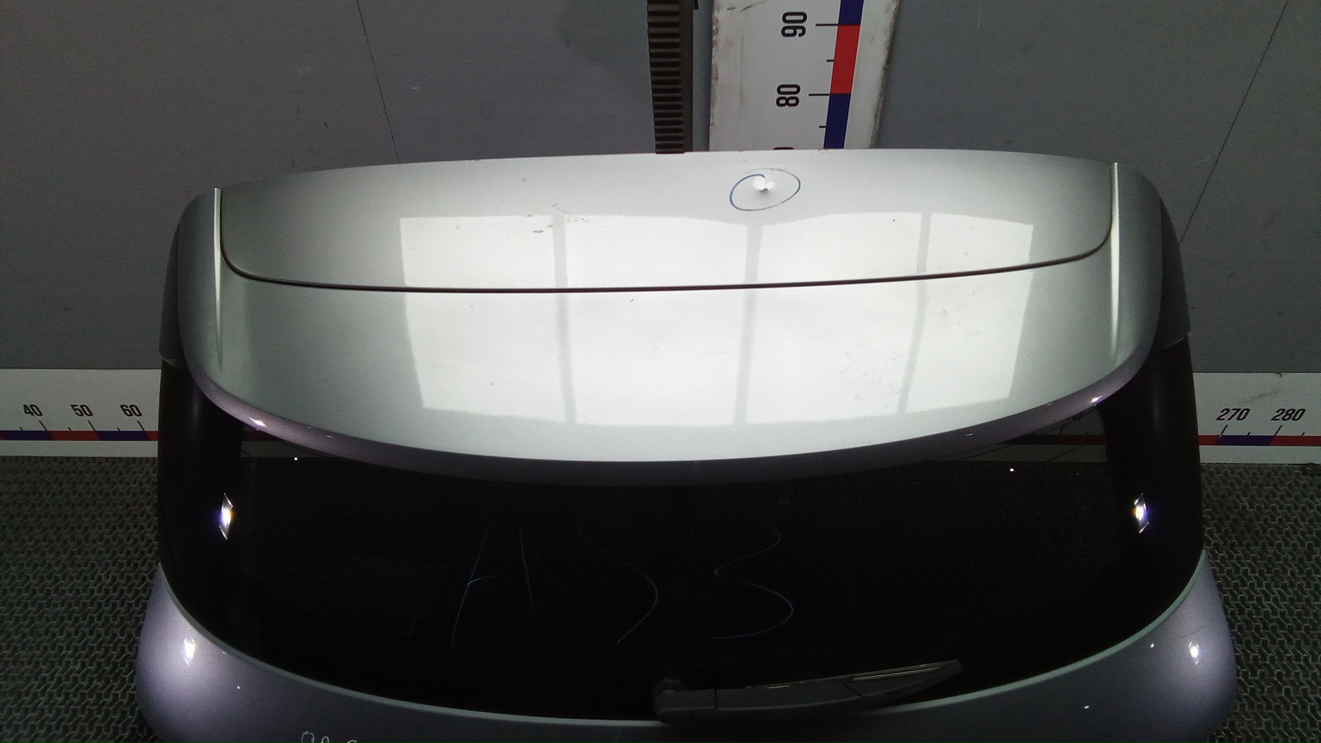 Дверь багажника