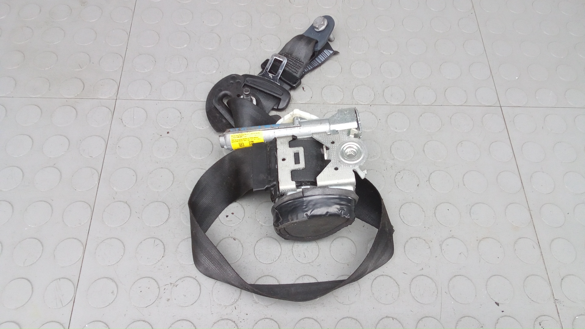 Ремень безопасности с пиропатроном