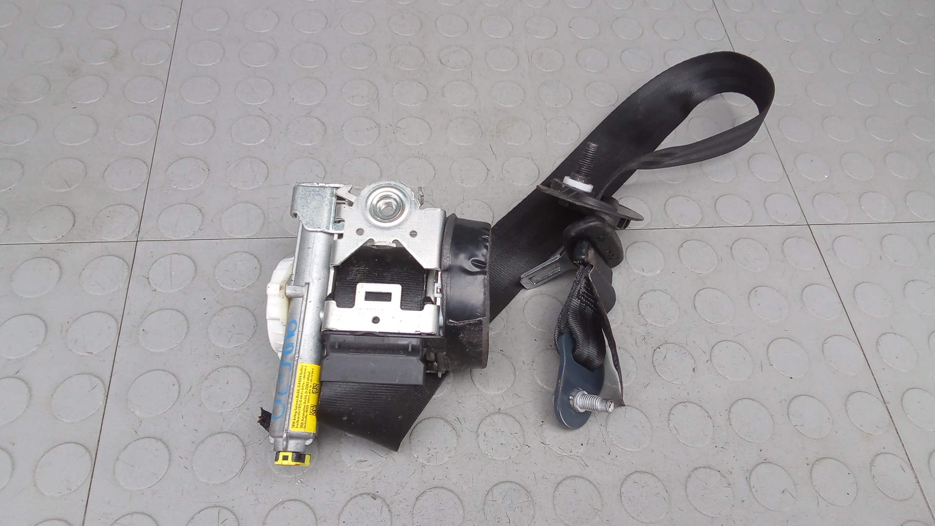 Ремень безопасности с пиропатроном