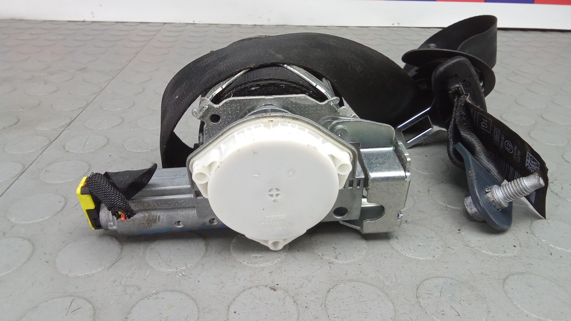 Ремень безопасности с пиропатроном