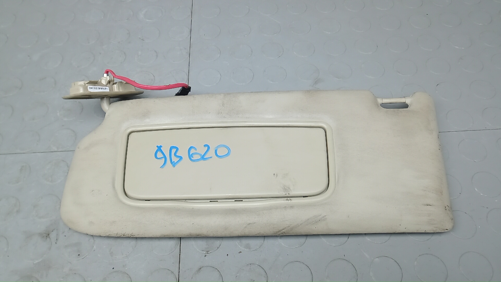 Козырек солнцезащитный