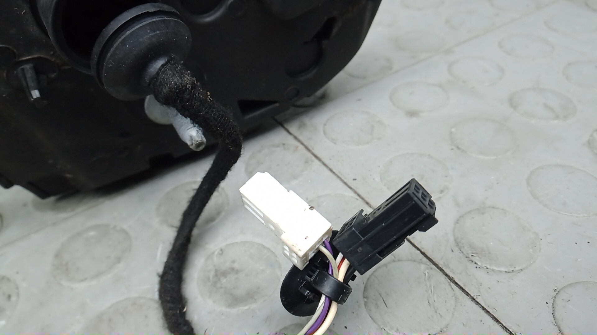 Зеркало левое электрическое